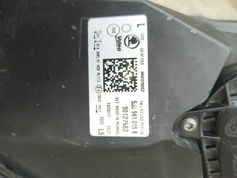 Far stanga led Skoda Rapid