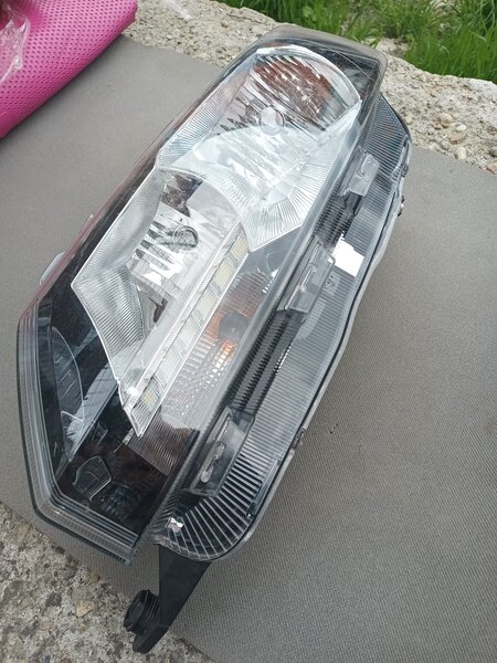 Far stanga led Skoda Rapid